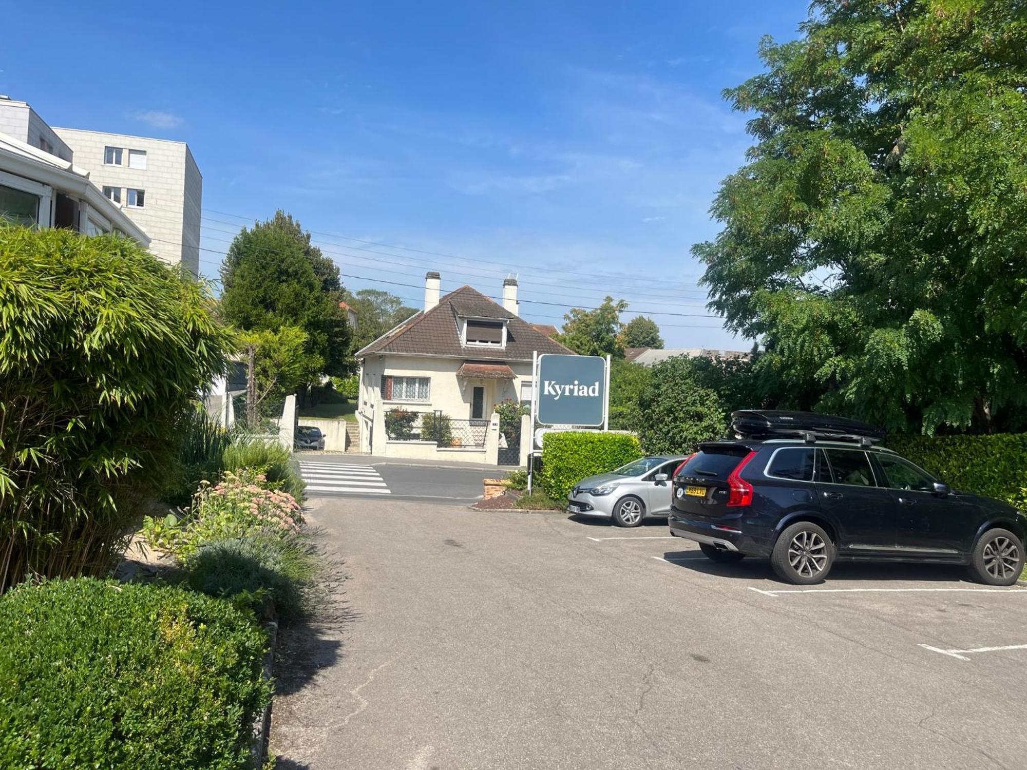 Kyriad Epernay Exterior photo